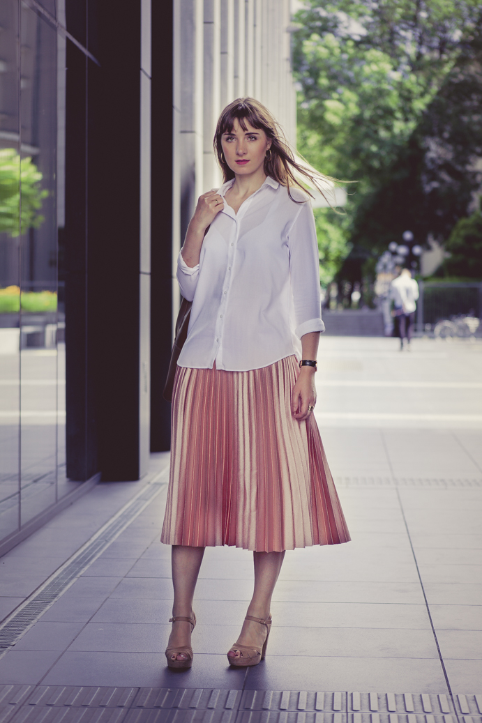 pleated skirt